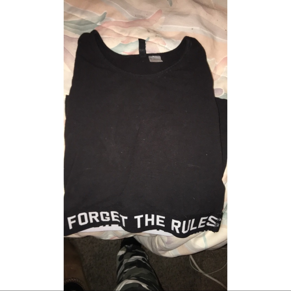 Divided cropped shirt